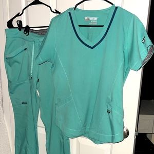 Greys Anatomy scrub set.